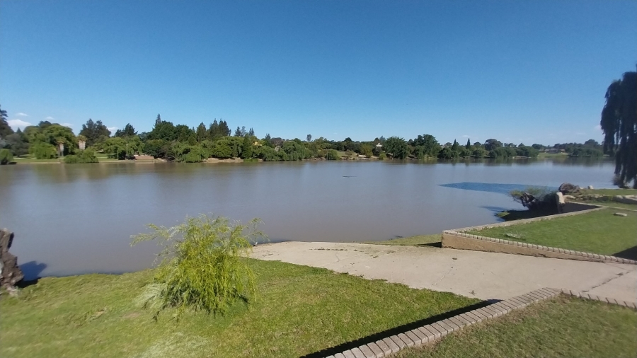 6 Bedroom Property for Sale in Deneysville Free State